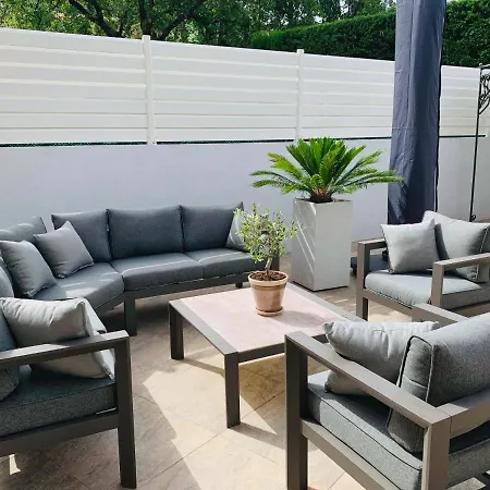 Nocleg ze śniadaniem Charme Pinede Sud *